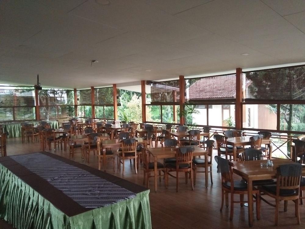 בנדונג Ahadiat Hotel & Bungalow מראה חיצוני תמונה