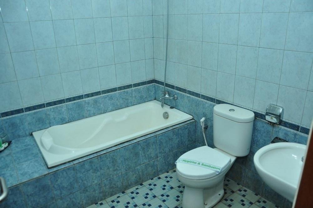 בנדונג Ahadiat Hotel & Bungalow מראה חיצוני תמונה