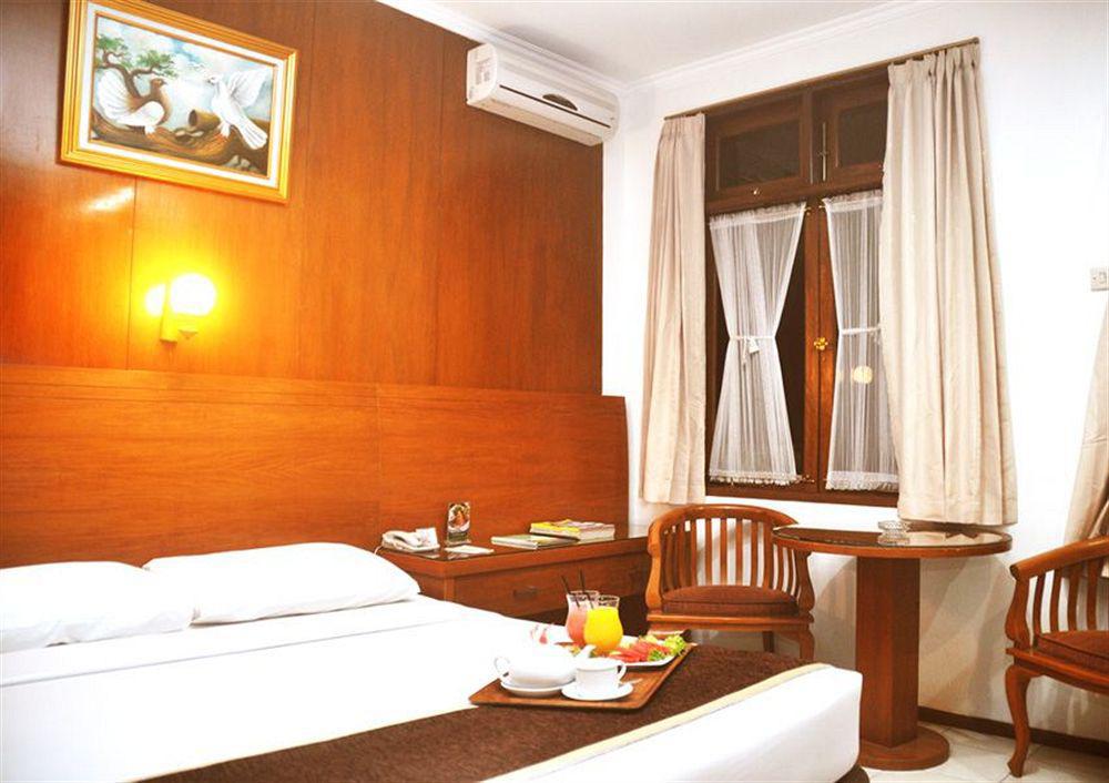 בנדונג Ahadiat Hotel & Bungalow מראה חיצוני תמונה