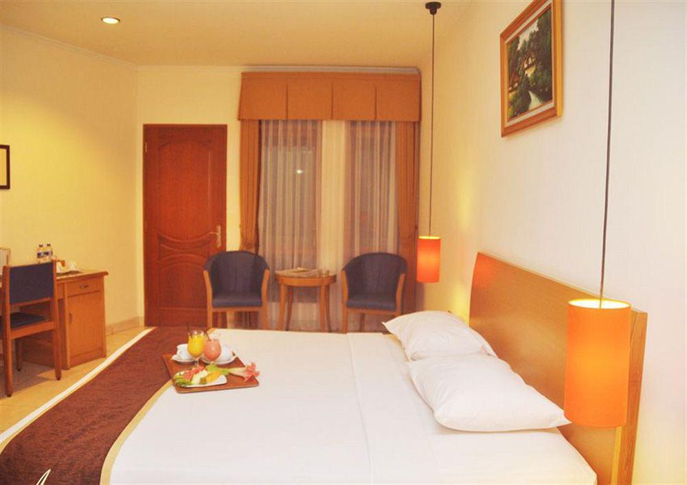 בנדונג Ahadiat Hotel & Bungalow מראה חיצוני תמונה