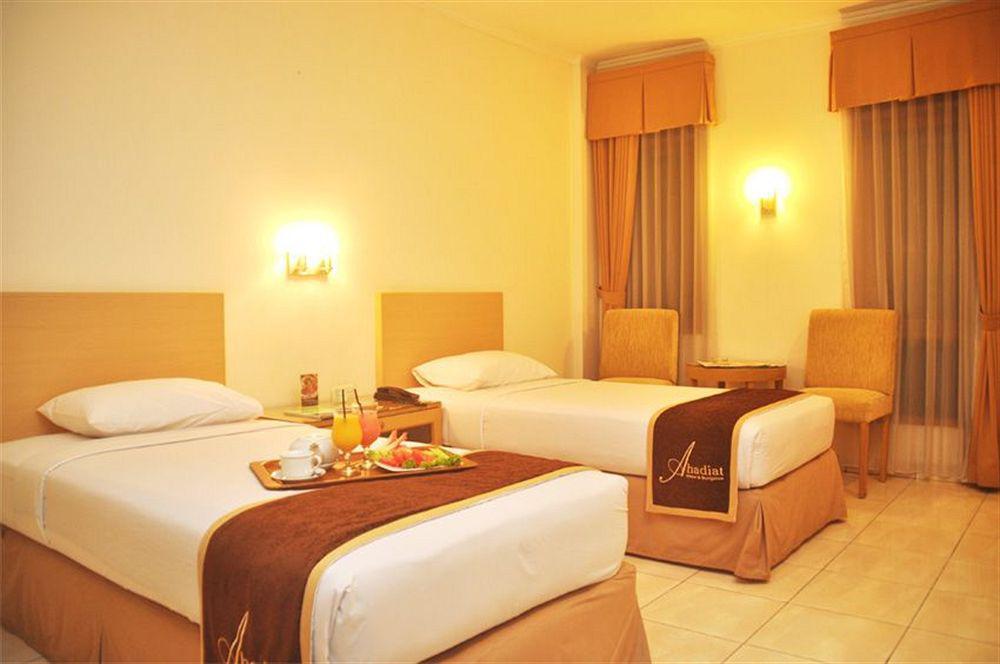 בנדונג Ahadiat Hotel & Bungalow מראה חיצוני תמונה