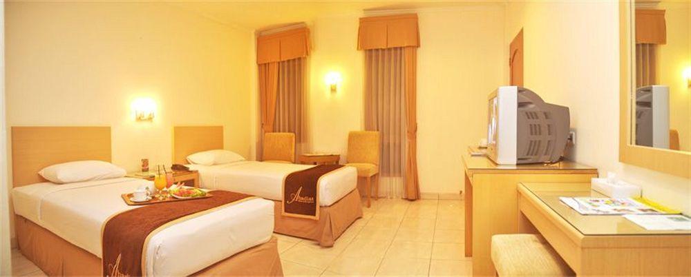 בנדונג Ahadiat Hotel & Bungalow מראה חיצוני תמונה