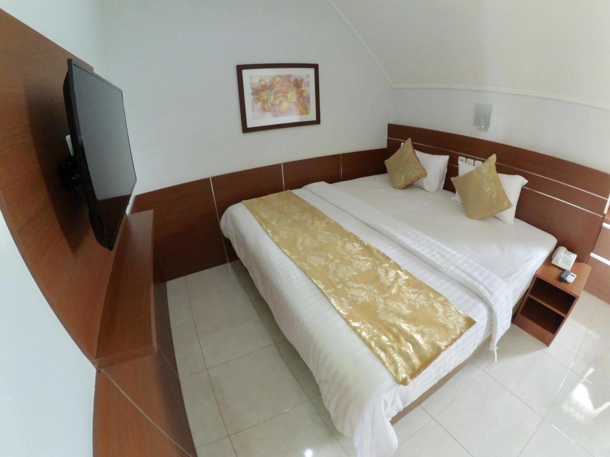 בנדונג Ahadiat Hotel & Bungalow מראה חיצוני תמונה