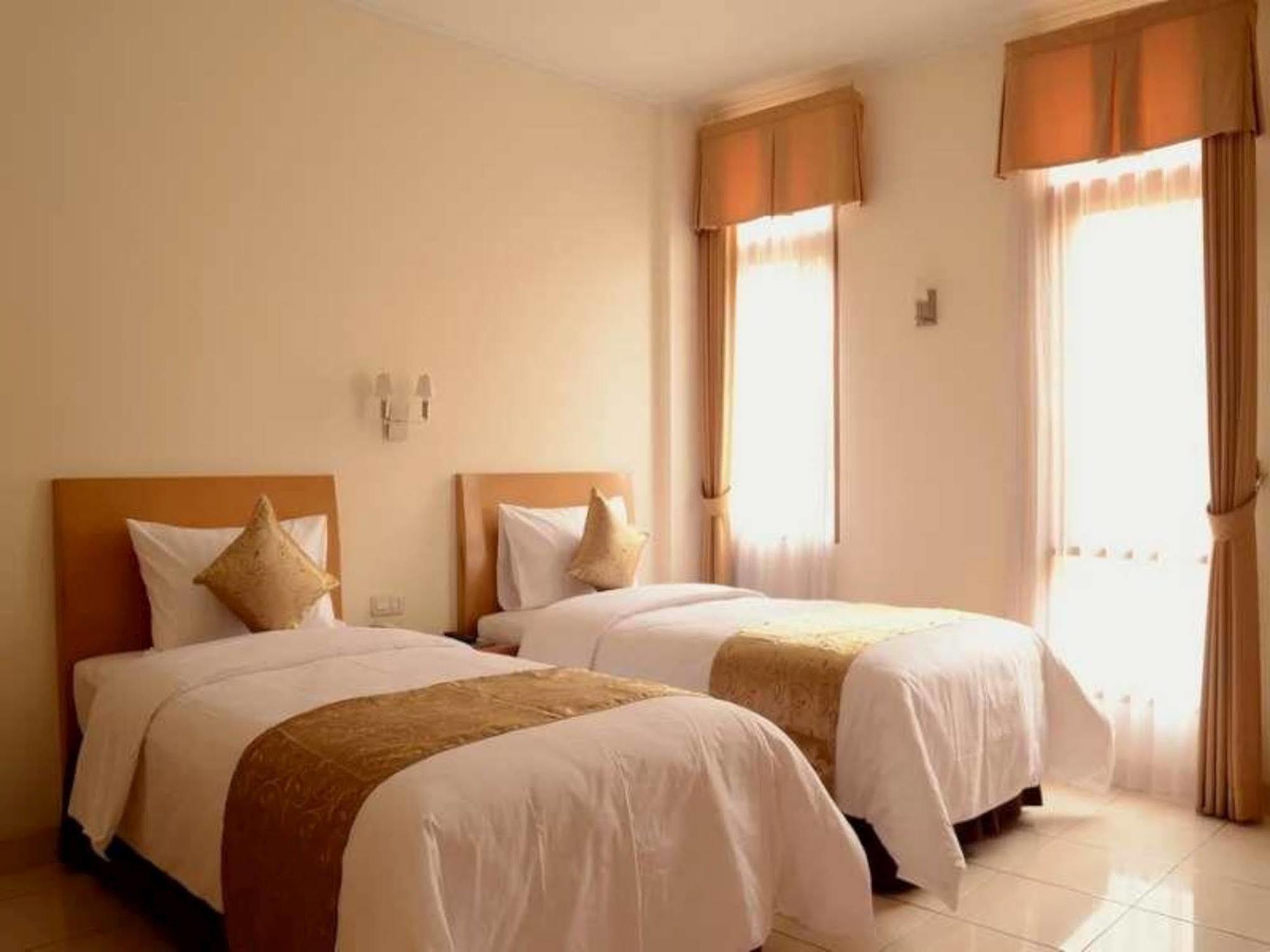 בנדונג Ahadiat Hotel & Bungalow מראה חיצוני תמונה