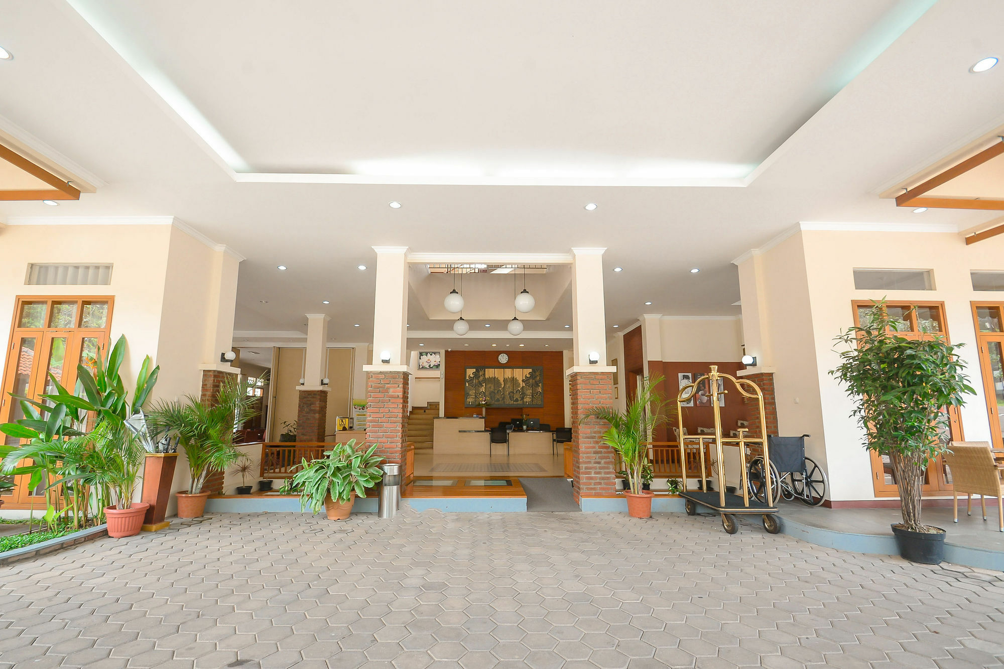 בנדונג Ahadiat Hotel & Bungalow מראה חיצוני תמונה